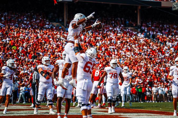 After a great talk with @CoachSark im honored to receive a offer from the University Of Texas @DaveHenigan @CoachDeLaTorre @CoachMyronN