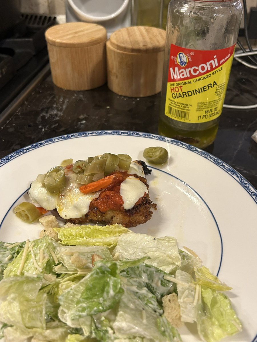 ThatCosgroveGuy's tweet photo. Homemade chicken parm with some hot #Marconi #giardiniera really punches up the dish https://t.co/uKB1MZNLZx