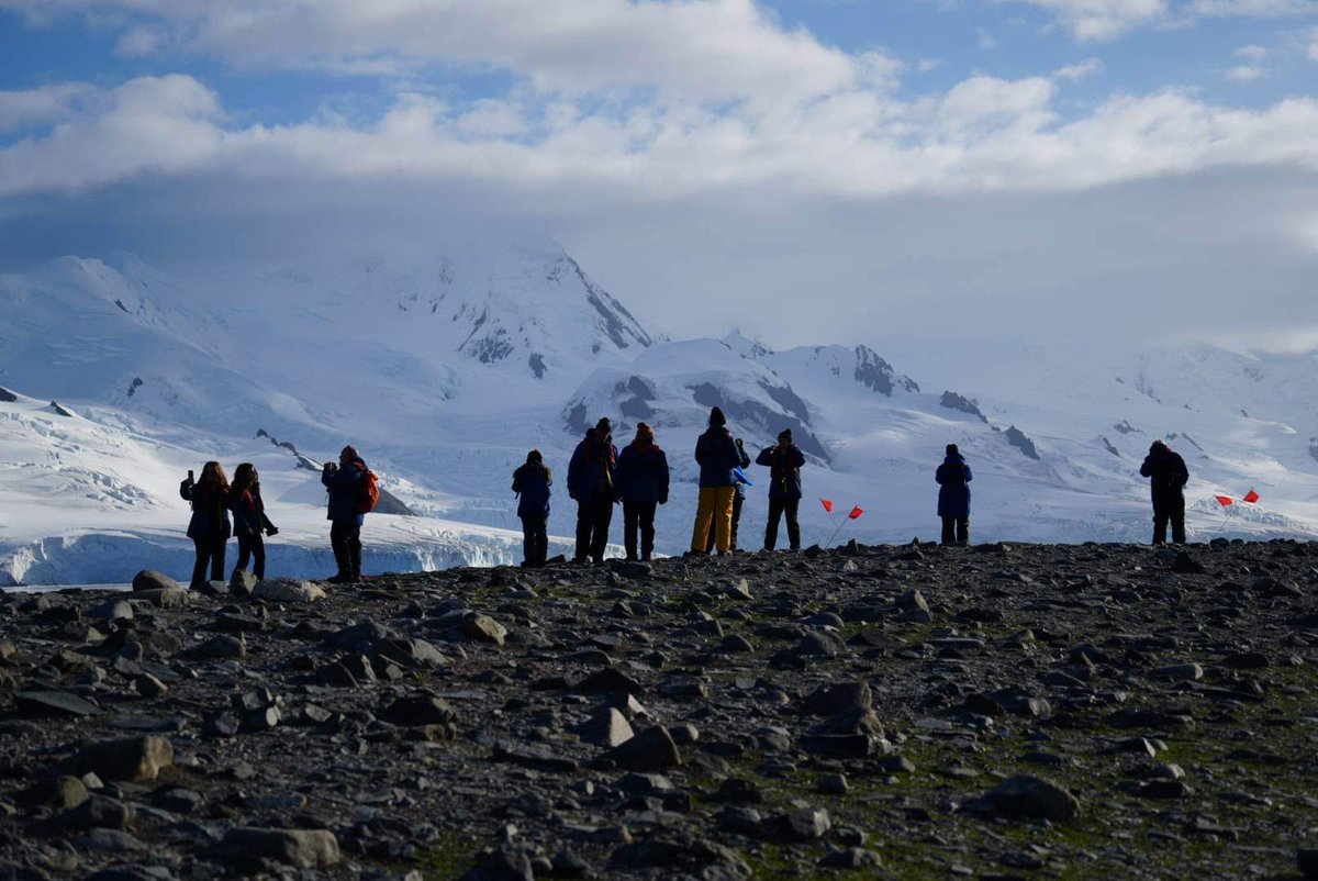 watchuswander's tweet photo. Thanks to a relatively smooth Drake Passage, we were able to make a bonus landing at Half Moon Island today! We have begun to understand the massive scale of #Antarctica, as well as some of its cutest inhabitants! 🐧
@AlbaExpeditions #travel #cruise #expeditioncruise https://t.co/Xf96zyJHNm
