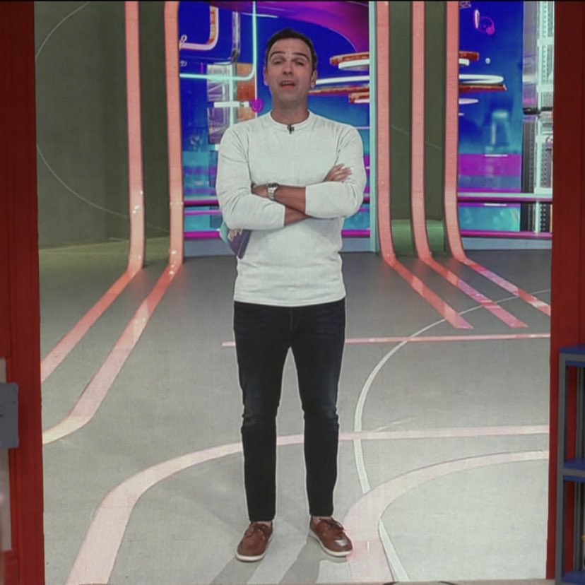 tracklist's tweet photo. “Não tem religião do bem ou do mal. Todas têm os mesmos direitos”- Tadeu. #BBB23 https://t.co/3G6IsiqBNj