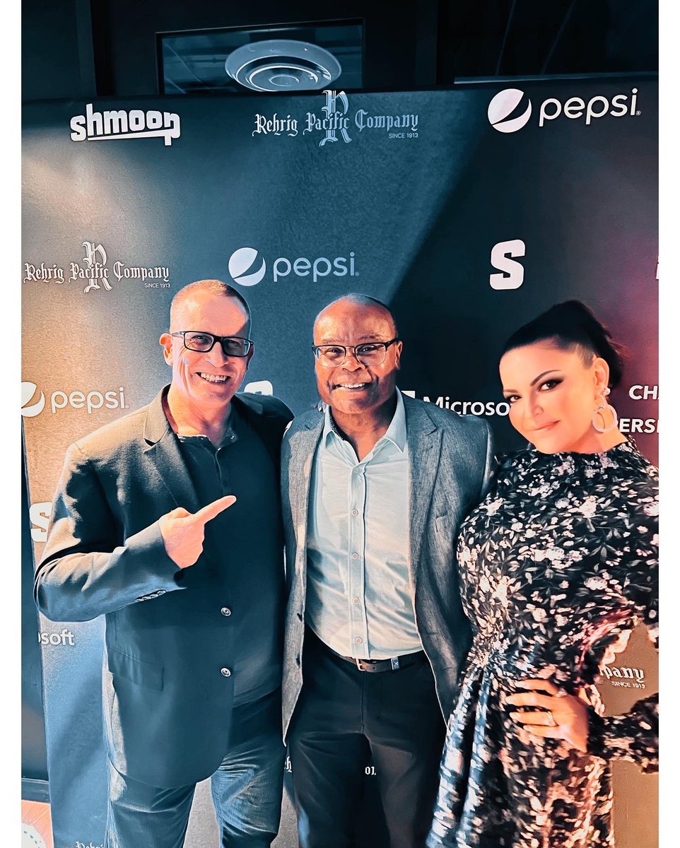 JenniferGimenez's tweet photo. Another great time with great people. @AManInRecovery and I had a blast at all the #SuperBowl parties. @SoberCenter60 #AlHarris #MikeSingletary https://t.co/8ynXv2h0fd