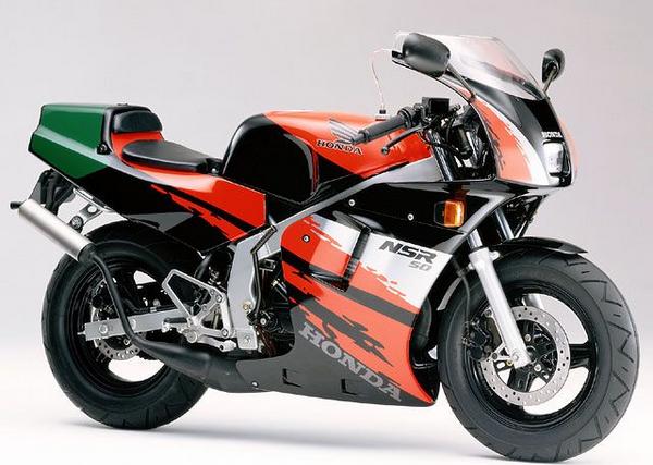 このカラーリングの持ってたなー
中古で買ったんですけれど買った時からリミッターカットされていて以下略 