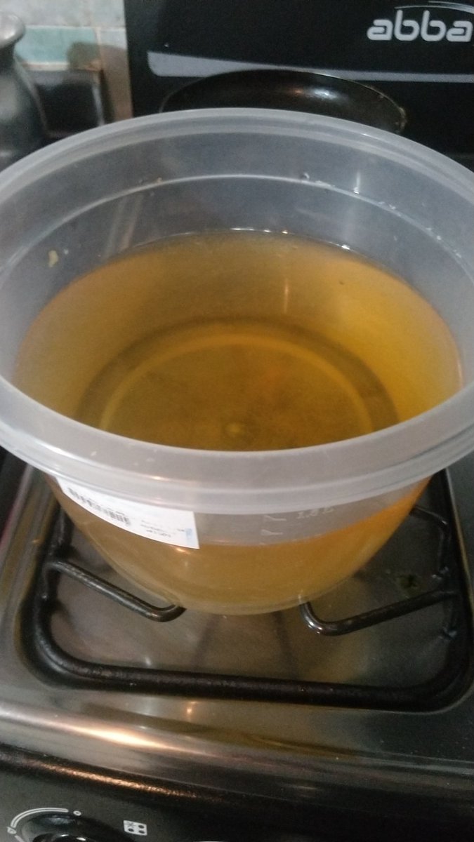 dayraher's tweet photo. @alcajica @ está es el agua con la que le tengo que cocinar a mi hijo de tres años?? Porfavor den una solución efectiva que se vea. #crisisdeaguacajica #aguascajica https://t.co/0rtlBtNVG1