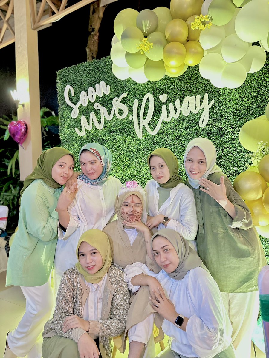risaaceh's tweet photo. ga pinter bikin kata kata yg sweet. intinya bersyukur bgt punya sahabat kayak mereka 🥹 https://t.co/xLi4WJfl4N