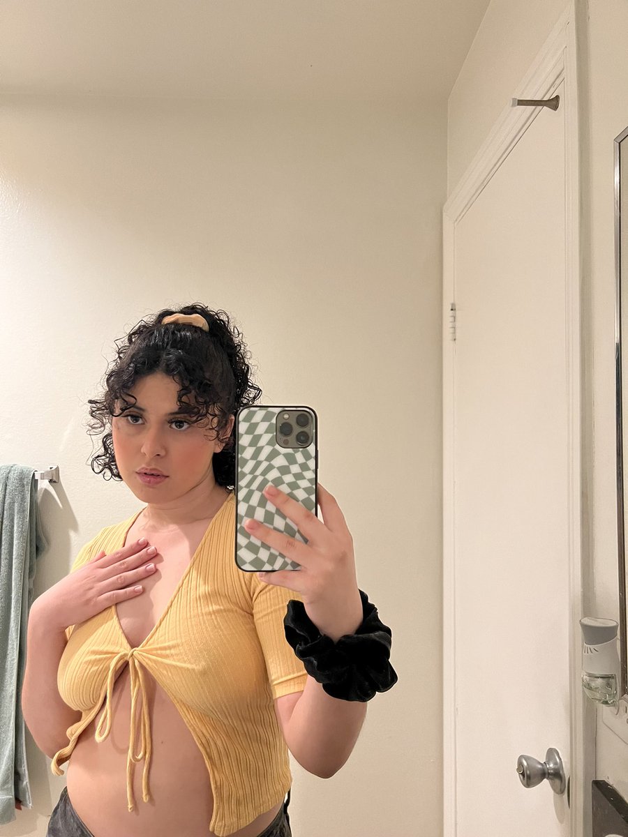 julissa tweet media