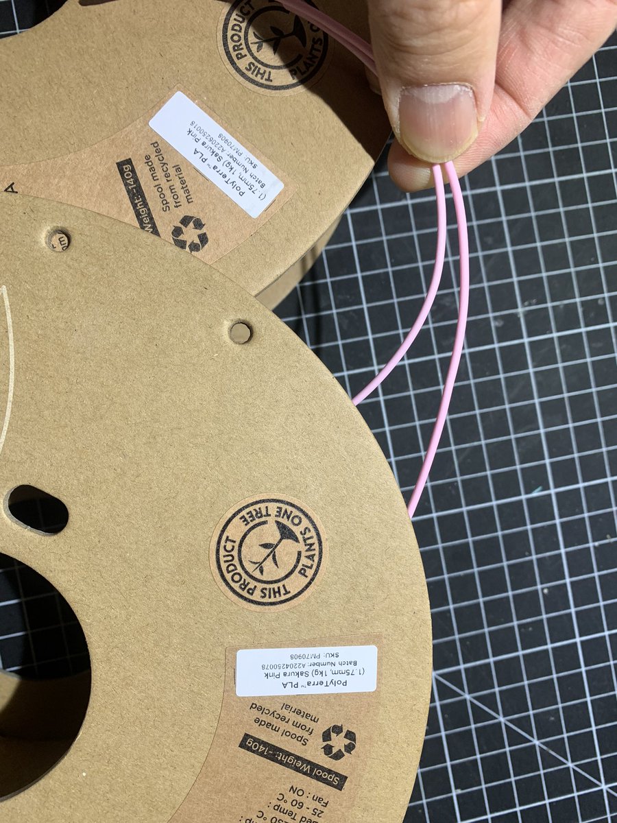 miznori's tweet image. またやられた。#Polyterra sakura pink同じカラーなのに継ぎ足したら微妙に違う色。老眼のせいかよく見ても分からないから本当に困る。