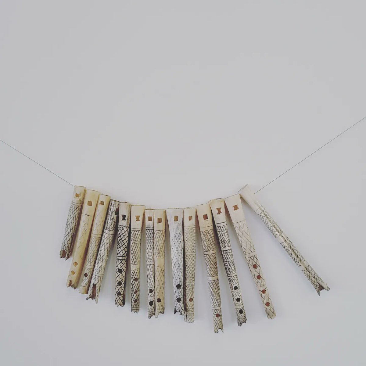 Quel bonheur de retrouver #mathieukleyebeabonnenc au #crédac . Une exposition sensible et âpre qui offre un mélange vibrant et poignant de vie et de mort. <a href="/LCredac/">Centre d'art contemporain d'Ivry - le Crédac</a> <a href="/clerestif94/">Claire Le Restif</a> 

slash-paris.com/fr/evenements/…