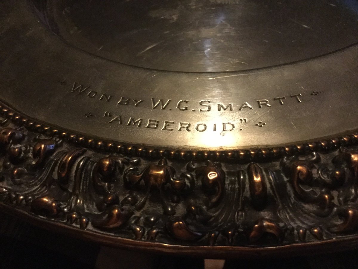 collectibulldog's tweet photo. So #imagine #spratts is @PedigreeUS and they give their food to a #club for a year and then #choose a #winner ! That’s what I have here and you can see the #bulldog that won this #copperplated #silver plate in 1900
I love my #Bulldogs lol https://t.co/g4ud1q3PBo