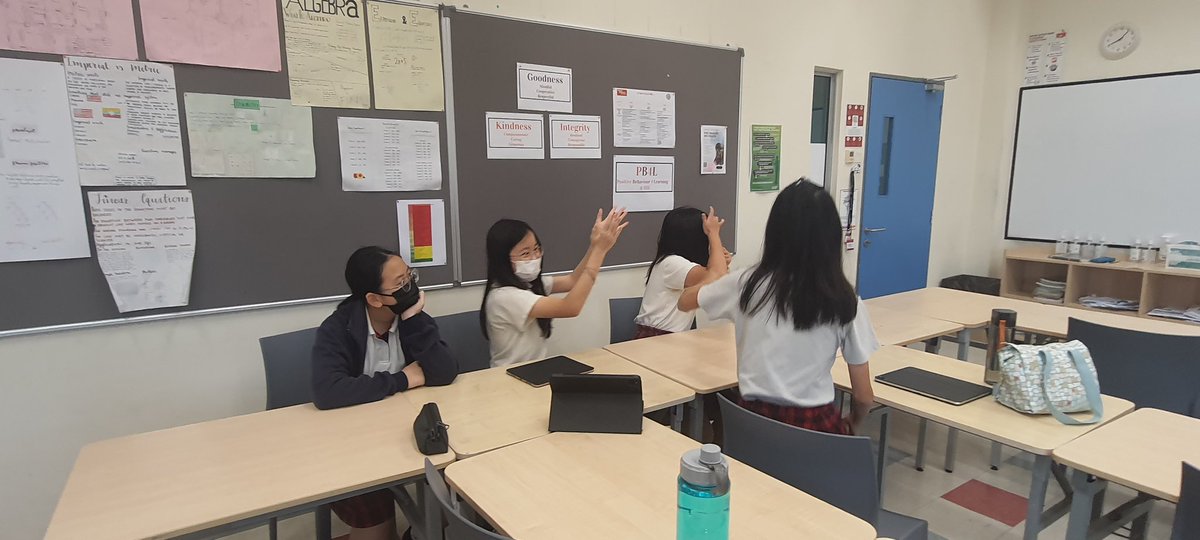 What a fun to start the day to celebrate International Mother Language Day! Kahoot got 8 Verne excited too! #HISIMLD #HELPISKL