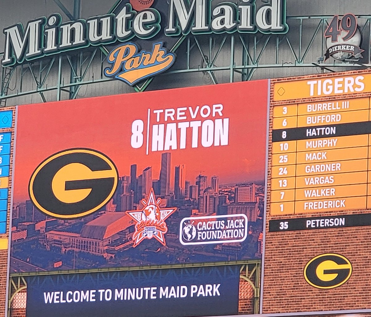 hitnmiss33's tweet photo. Had a great time in Houston watching some great baseball. Trevor got off to a good start to the season. So glad he went back to number 8. #letsgo8 https://t.co/KmLHrdSpub