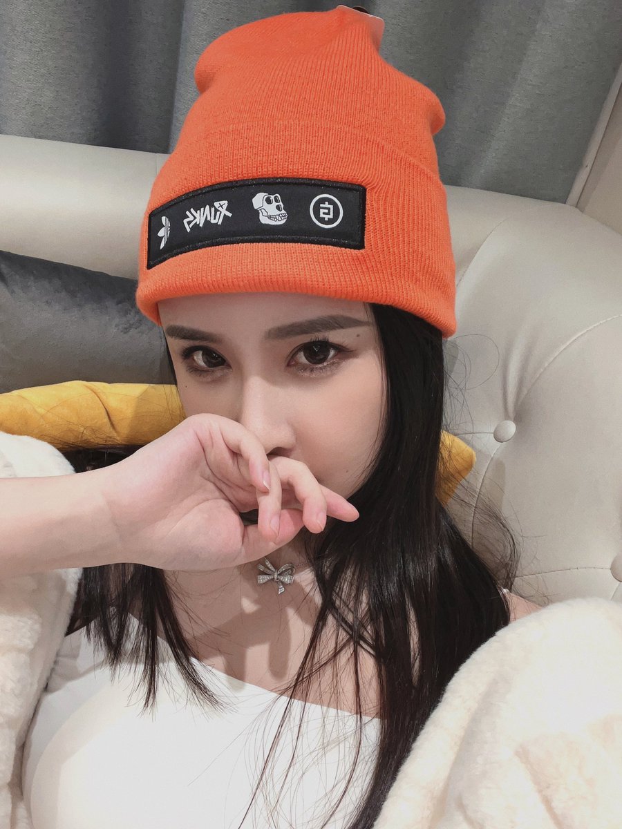 从地板上抓起一些并确保永远的野兽！
1-2 天内更难买得起！
GM ！
<a href="/Rafsby/">Rafsby | a KID called BEAST</a> <a href="/akidcalledbeast/">a KID called BEAST</a> <a href="/BoredApeYC/">Bored Ape Yacht Club 🍌</a> <a href="/adidasoriginals/">adidas Originals</a>