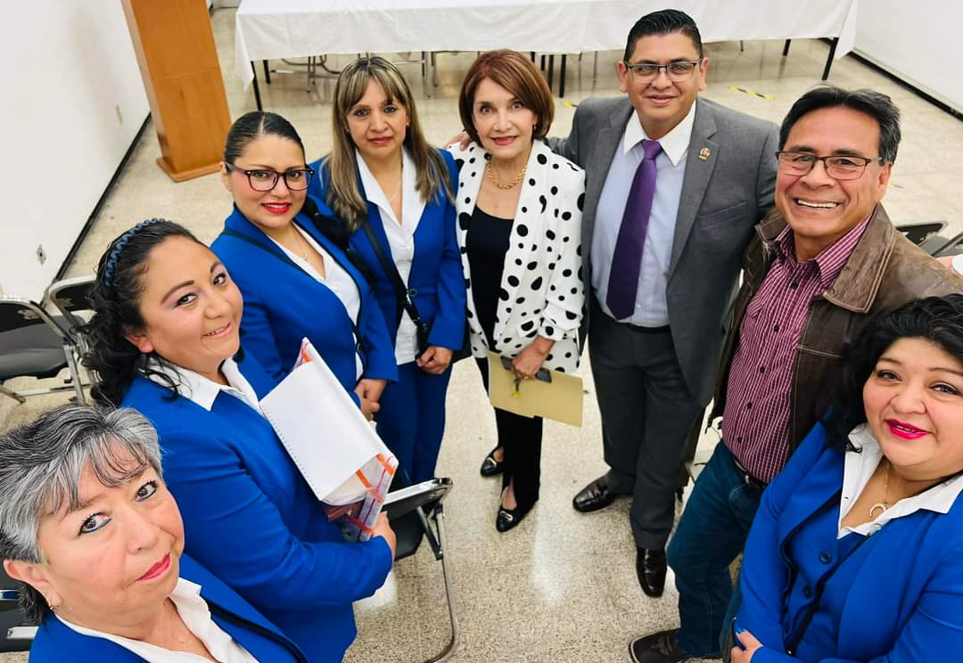 Sinadetta's tweet photo. Entrega Formal de toma de Nota por la Presidencia de Fedessp Nacional.
Sindicatos Federados: @Sinadetta, #Sindet Sedatu Sutd Semarnat y #SNITSE.
#SomosFedessp
@le_fuentesr
@Anel_Leal
@rossySINADETTA
@Maribelmendezd3
@edgchavira https://t.co/rP0dMUuQ5M