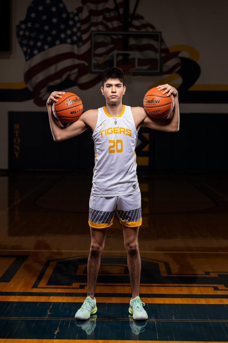 BiggDogg5639's tweet photo. @MorinTiki ..It’s Game Time! My Nephew # 20 Tiki Morin 
Let’s Do This Mijo! 
6A Reg IV Bi-District Championship Game🏆
STONY POINT 🐅 Vs. Anderson Trojans 🛡️
GO TIGERS! 👊🏼🐯🏀
#somethingtoprove #STPTigers https://t.co/7nD2HaiHtC