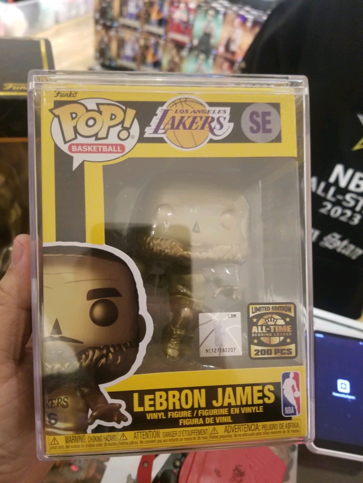 Funko Pop! NBA: Lakers - Lebron James Special Edition Exclusive