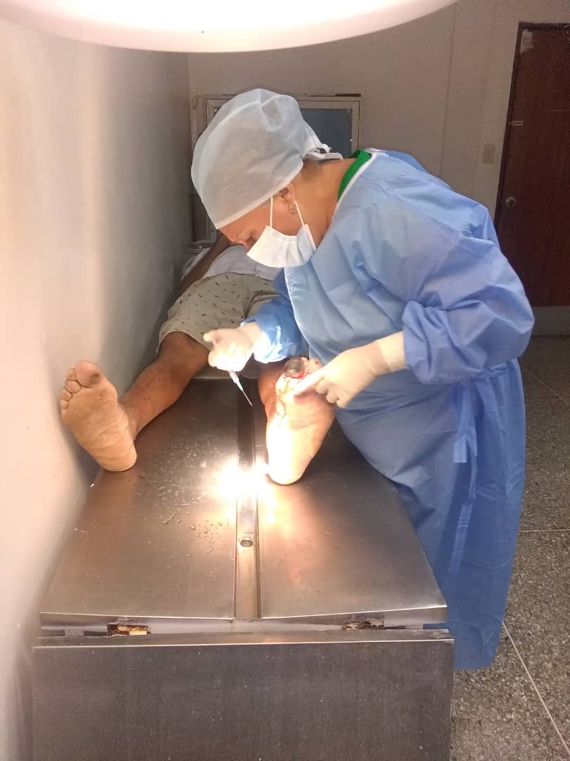 Caridad79662118's tweet photo. Jornada de trabajo en las unidades de pie diabético del estado Guárico, brindando atención a pacientes con Diabetes Mellitus y UPD,los servicios médicos a disposición del pueblo venezolano.
@CubacooperaveG 
@CubCooperaVeGua 
@CIGBCuba https://t.co/36qFNRI9kj