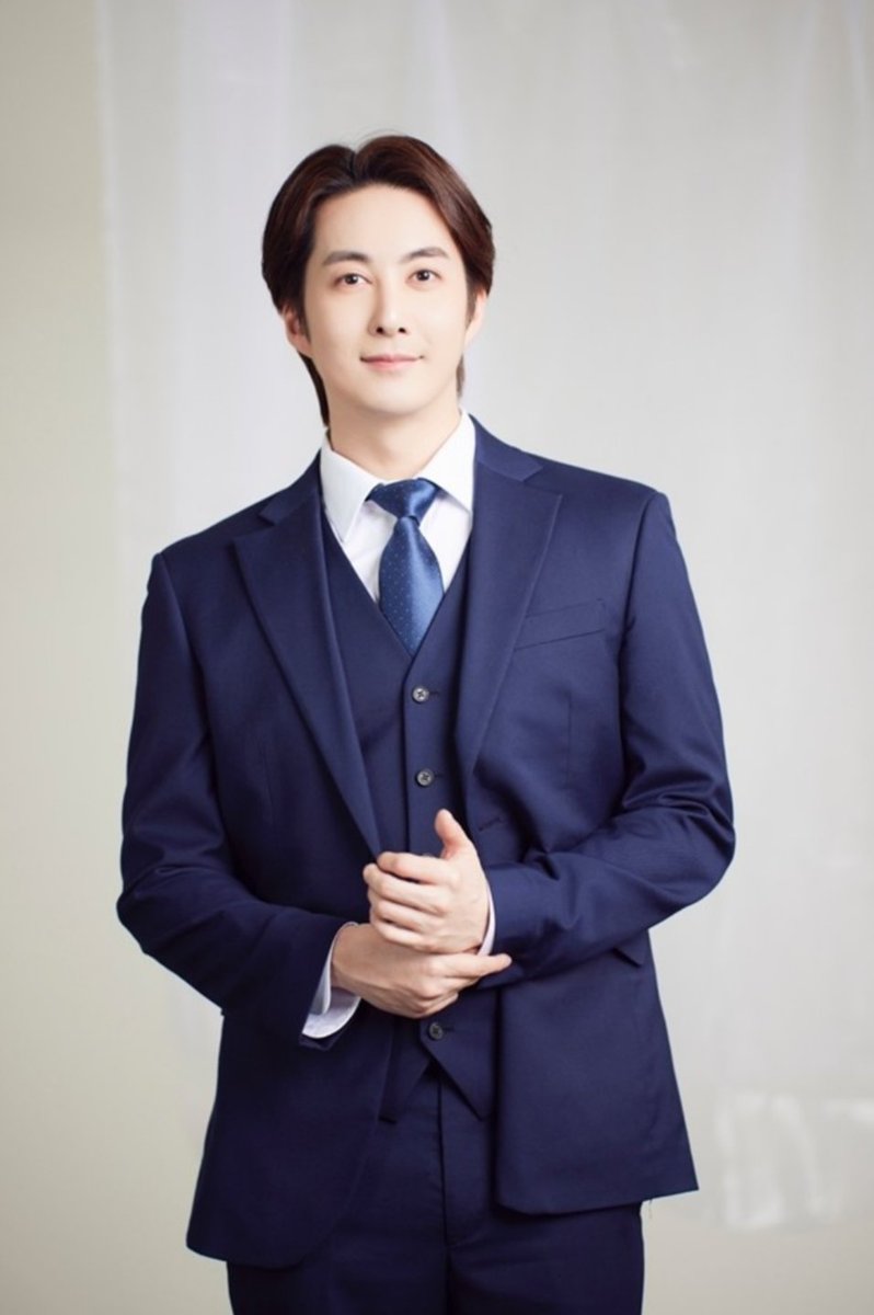 andrea_KHJ_'s tweet photo. https://t.co/6uVWMfRaTj
Kim Hyung Jun Musical My Mother
#kimhyungjun
#SDKB
#ENTC
#JUNIQ https://t.co/MyDNai0gcj