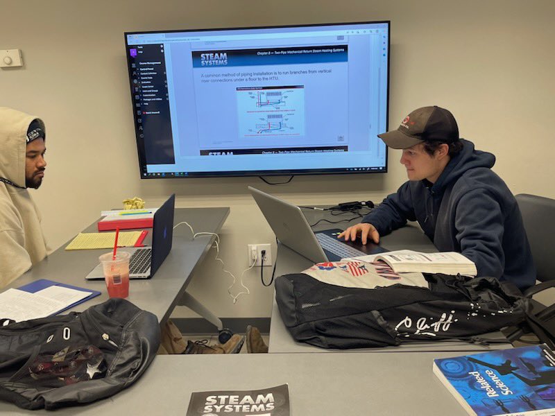 📸: Apprentices in #steamsystems class. Interested in #apprenticeship? In our TUITION-FREE program you can start working & earning good wages, healthcare and retirement benefits right away! Shoot us a DM!

#iowaskilledtrades #iowaconstruction #earnwhileyoulearn #skillspaythebills