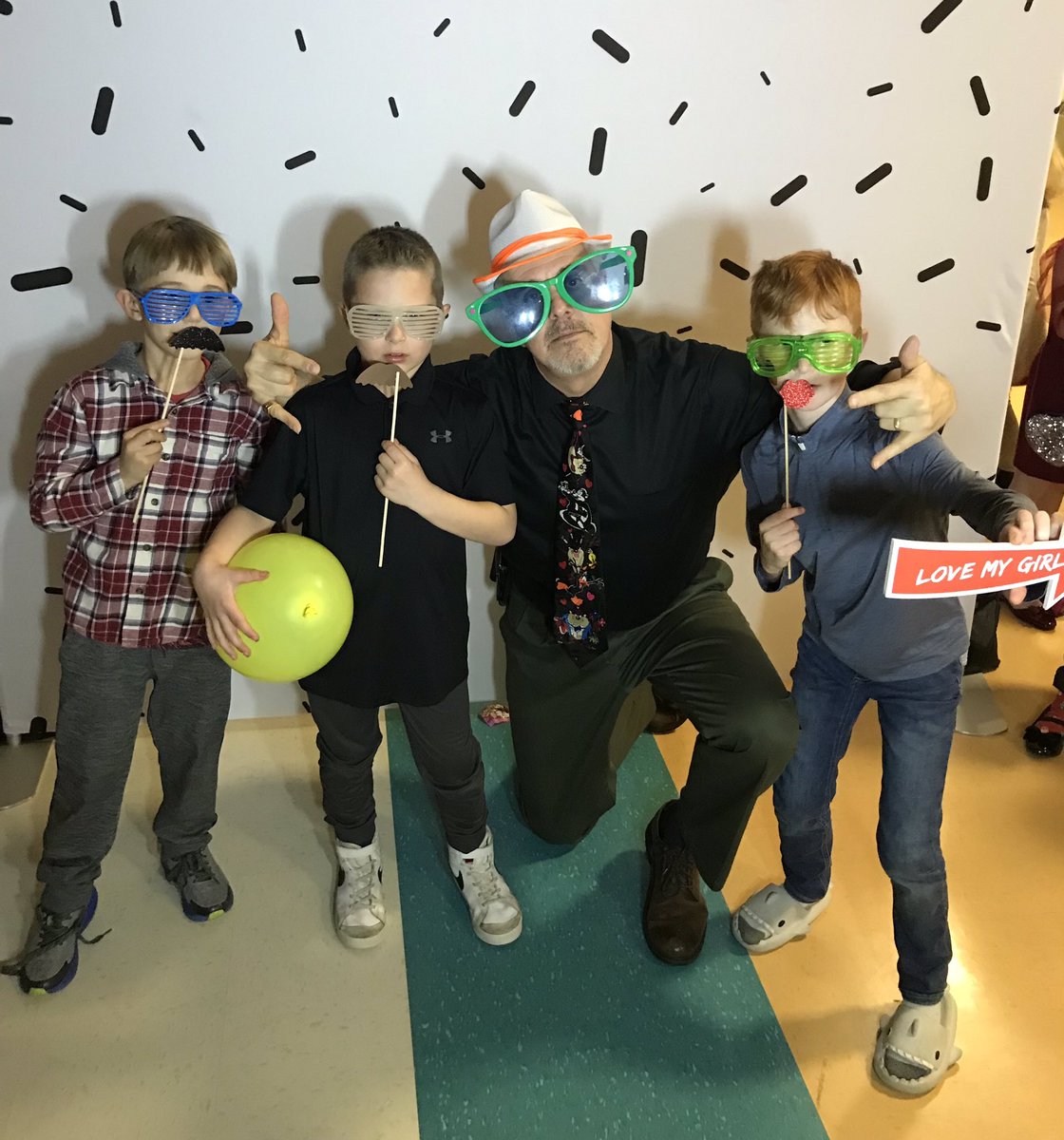 cmoretti66's tweet photo. Hawley Valentine’s Dance: Great Fun. Thank You PTA~ #LeadLAP #principalsinaction #dadsasprincipals #elementaryprincipals https://t.co/rnVHwtdKBO