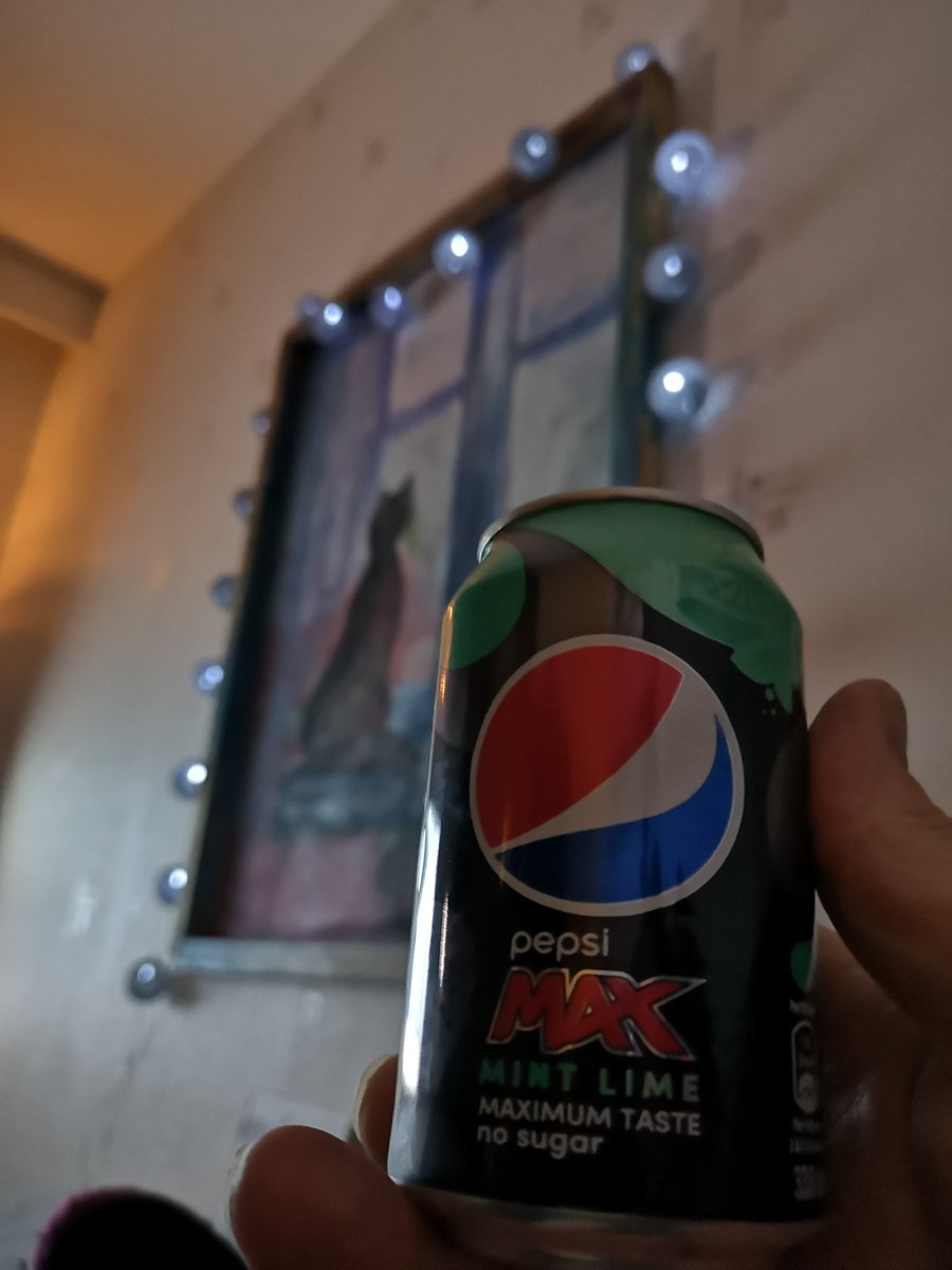 JuhaTenhonen's tweet photo. #KuusaanHukat #testaa #PepsiMax #mintlime
Koska pojalt tuli nii tyhjentävä kommentti, ni mennää sillä: "Eipä oo paljo syytä kirjoitella kotiipäi tästä! Oli sellainen" suuvesi ja mentos tyyppinen kokemus" 😳 #EIJATKOON! @B4rtti70
@Annikka777
Ps. Onneks en ostannu sikspäkkii 😬 https://t.co/jiAJsUldx5