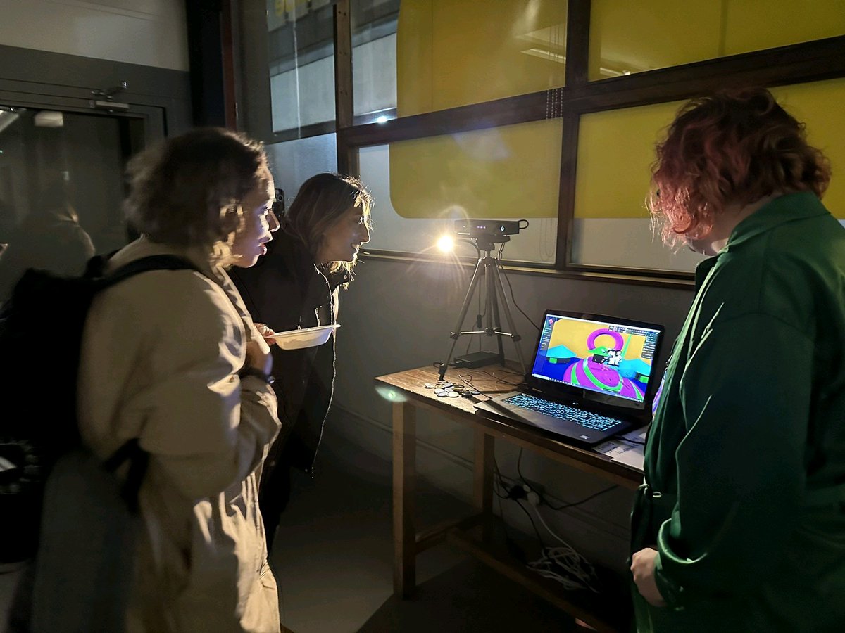 GoGenieMo's tweet photo. @jamesemarks @BOMlab @siiimon @AmeliaKallman @AlexCBillingham @freekminds @MM_Hudson @Beatroot @SUBPAC @taketheJUMPnow @Sketchfab @nutkhutuk @philtidy @thepeopletweet @innovateuk @LKGGlass @SimplyNUC @FijiMuseum @EastLondonDance @PlanetChelt @KTN_Creative @maskomi @LaraLewington @guardiantech @VRScout "The target is to keep electronic products for 5-7 years - their full optimum lifetime." @taketheJUMPnow 

Jacking in upcycled XBox Depth Kit 🎥 for realtime #OpenWorlds immersive experiences 🌈

Made with free multi-dimensional software applications #TakeTheJUMP #BOMLab #GenieMo https://t.co/zcCIsvYWCJ