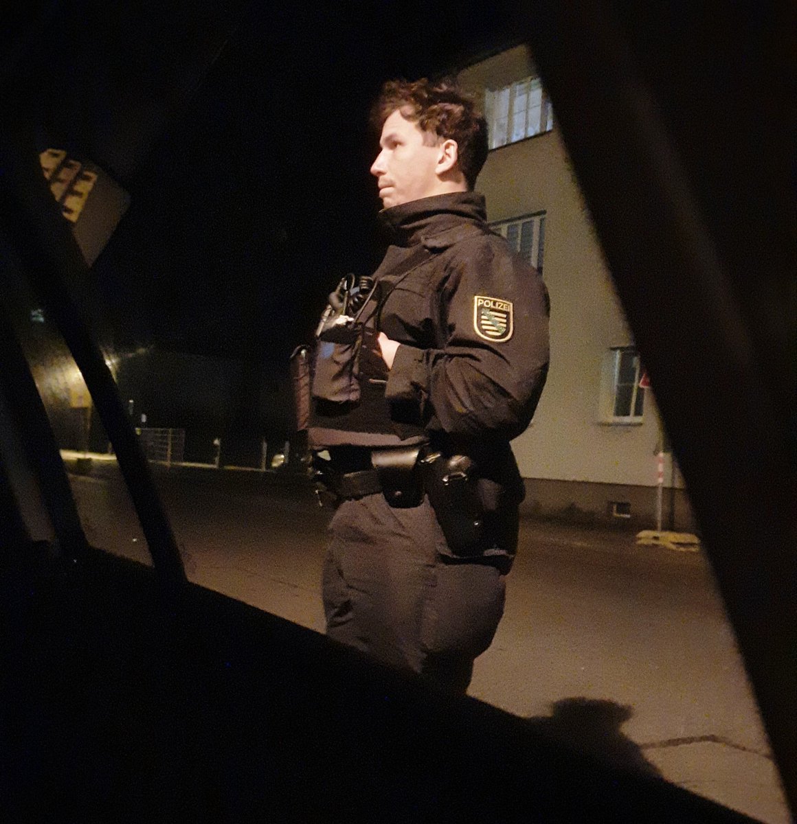 OmasGegRechtsLE's tweet photo. #eb2002 #le2002
Während der Abreise werden wir noch in Eilenburg angehalten, ein minderjährige/r Mitfahrer/in wird rausgeholt, bekommt Anzeige wegen Vermummung auf der Demo. Und belehrende Worte vom Oberhäuptling...
Vollspasten echt! https://t.co/UJvZWjnLE6