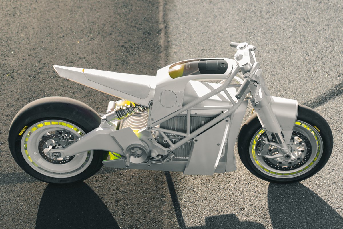 ZeroMC's tweet photo. Can’t talk favorite customs without highlighting the XP Zero designed by @hugoeccles of @untitledm.

The XP is currently on display in Los Angeles! Check out the Electric Revolutionaries Exhibit at the @Petersen_Museum, closing on Feb 26.

📸: photos by Jose Barcena #CustomZero https://t.co/bYHR5PPzNu