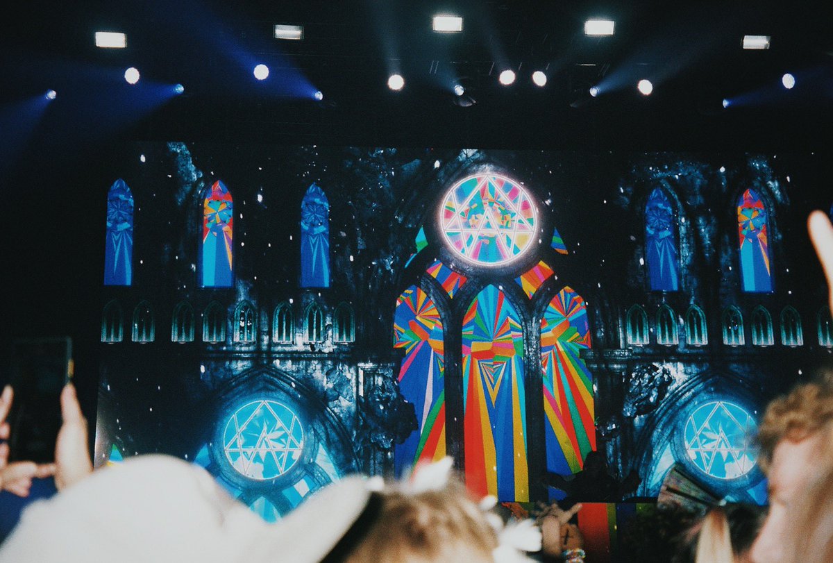 badgurlryry🦇✨ tweet media