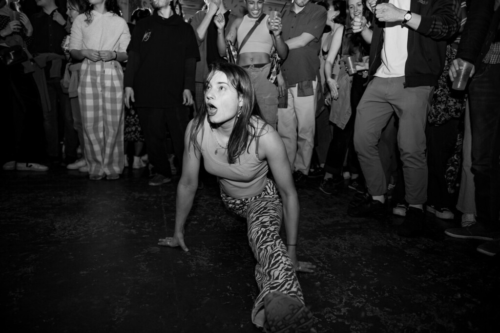 Funk Addict never disappoints !!
Check out <a href="/streetsofsoul/">streetsofsoul</a> for all of their awesome events.
Lots of photos from this event coming soon!!
.
.
.
.
.
#funk #bboy #danceoff #breakdance #oldskool #bristol #bristolmusic #bristolmusicscene #eventphotography #eve… instagr.am/p/Co5YdIbKKgG/