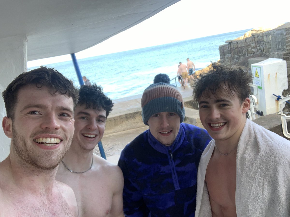 DanielCleary146's tweet photo. Day 20 of #28for28. Bit of a change of  scenery for today. Went for a dip at the forty foot followed by a stroll and hot chocolate with the boys @CillianMoore4 @HugoSeigne #itwasfreezing 🥶🤧@FionaWilsonf @pdkirwan @PtTcd @TCDHealthP @TrinityMed1 https://t.co/v4gpF1YYj1