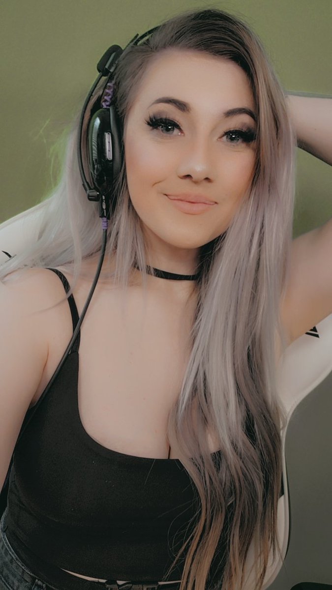 lindsay elyse on Twitter "Atomic Heart waiting room http//twitch.tv