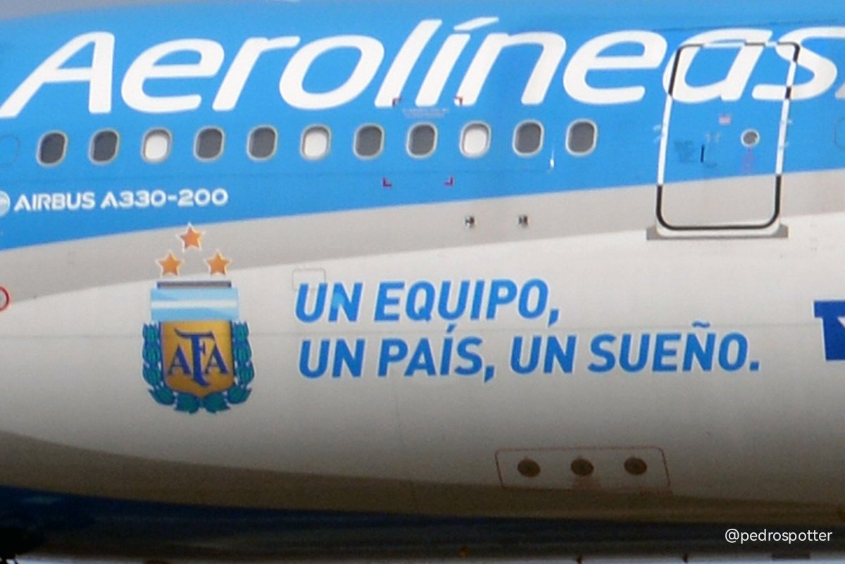 pedrospotter's tweet photo. ✈️#Airbus #A332 ✈️@Aerolineas_AR (LV-FVH) por #Barajas llegando de #BuenosAires (EZE)
#SeleccionArgentina #3estrellas #aviation #avgeek #aviationphotography #Argentina
@_MarianoGomez_ @Vock_log @PlanesSpotterAr @jgagnot @edadmartinez @Joacorobertt @jqfotoyvideo @airtangohobbie2 https://t.co/uBv0jjplUq