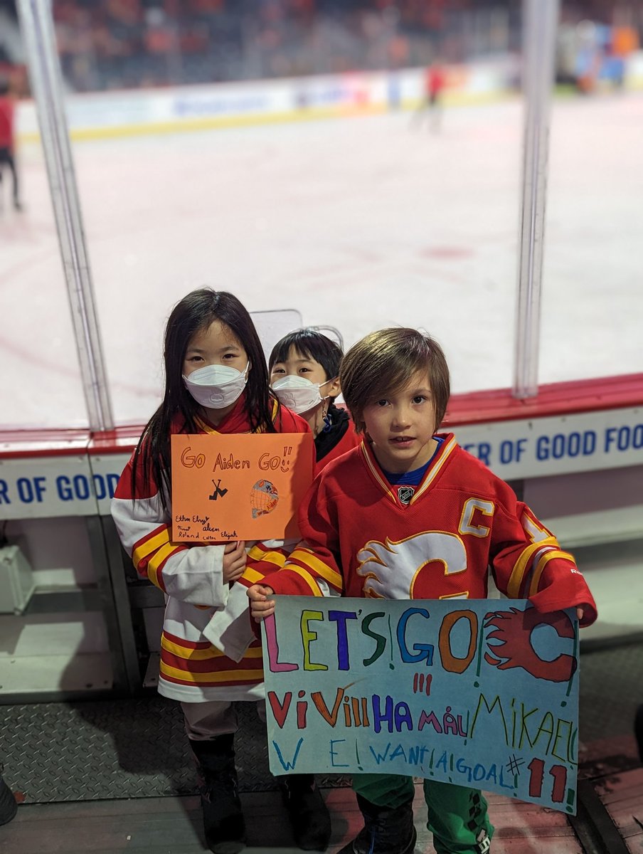 ssdlow's tweet photo. @NHLFlames @mbacklund11 little hockey fans

Go aiden. Jr Flames starting lineup! https://t.co/ra87cg6CHd