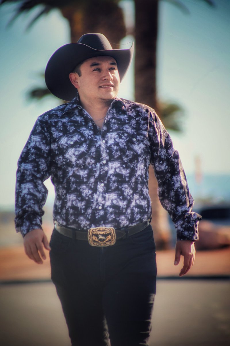 corneliotercero's tweet photo. EXCELENTE INICIO DE SEMANA
Arrancamos la semana con toda la actitud, se vienen cosas muy buenas, ya les estaré contando todo.#cornelioreynatercero #LaDinastíaContinúa #RodeoCarte #texascountry #stallionhats #PatrocinadoresOficiales #dinastiareyna #cornelioreyna #cornelioreynajr https://t.co/y6qNyV1jms