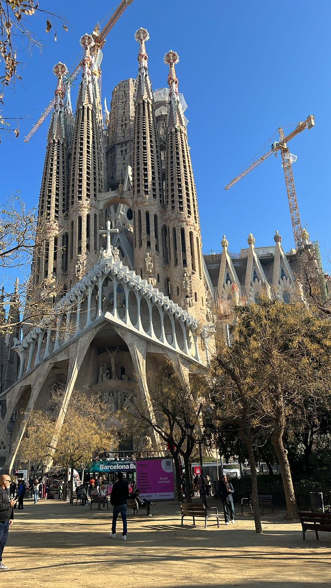 BlockchainLG's tweet photo. Great memories from the 1st @BlockchainLG  Symposium! ⚖️

From #Gaudi's buildings to the delicious tapas, Barcelona was a feast for the senses and an inspiring backdrop for fruitful #crypto-legal discussions and great networking opportunities 🤩 https://t.co/PfsMD1VhZJ