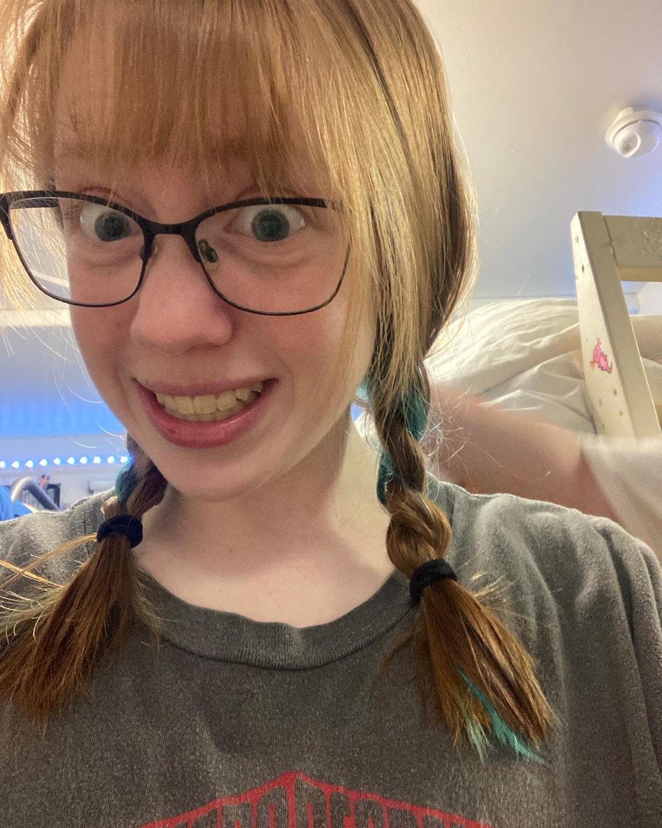 SueBrigandi's tweet photo. When your Baby Girl turns 20!
She is an awesome Human, and I could not be more proud. 💕
Love you tons, @golden_myg https://t.co/j6wBpSOUGg