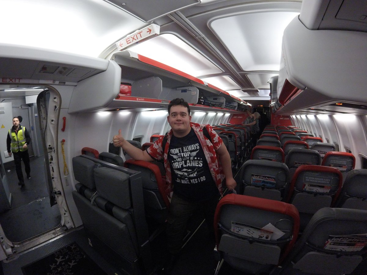 MT111tmd123's tweet photo. Taken on #LS918 @jet2tweets #Boeing757 (G-LSAC) after the TFS-MAN flight on Feb 16th 2023. https://t.co/VH0UsO9ub1