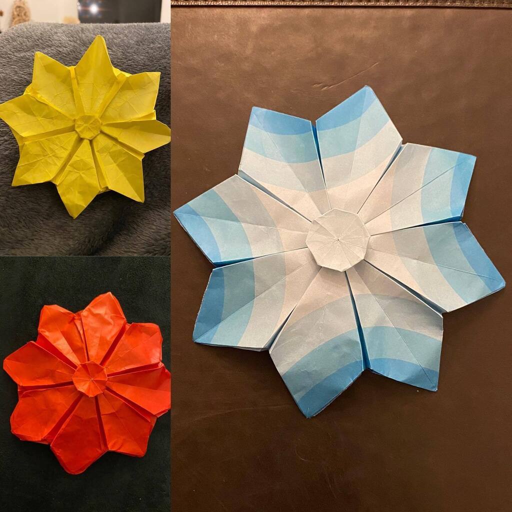 origamitraces's tweet photo. I did it!!! Cleaned up my flower🌸❤️🌸 From Yellow, via Red to Blue!
There is a huge chance somebody else designed a similar flower but I really réally made this one myself!!
I'll try to make a tutorial. Would anyone be interested?
Please let me know. … https://t.co/HeMuwtedjp https://t.co/kYeGp211E9