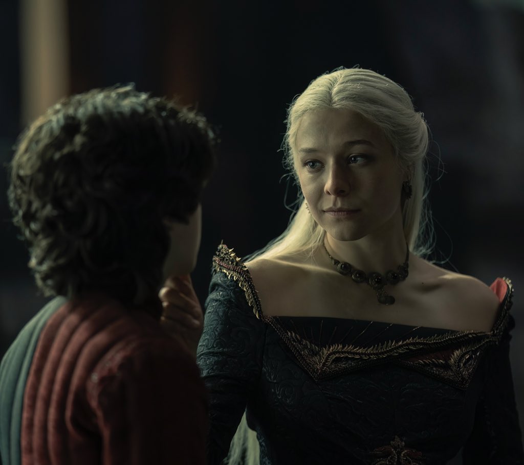 A new Luke and Rhaenyra still from Episode 10 🖤