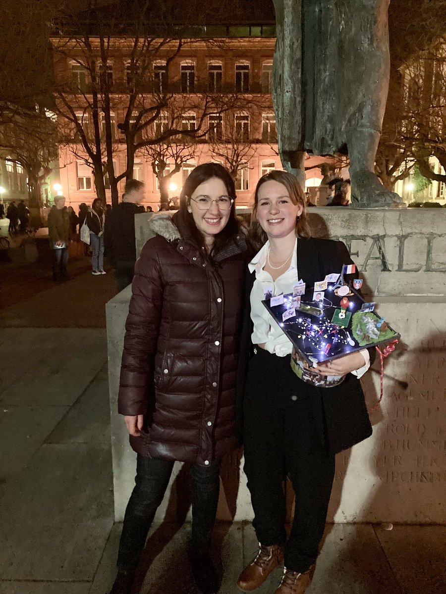 BizzarriTeam's tweet photo. Proud to present you Doctor Lisa-Lou Gracia! Amazing coworker and Team-player! Wishing all the best for her future #proudPI #firstPhD #PhD #PhDone https://t.co/LUYF3qnEoC