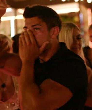 maisiemaeell's tweet photo. No guest performance will ever be as iconic as Anton crying at Craig David #loveisland https://t.co/XtARZLgizj