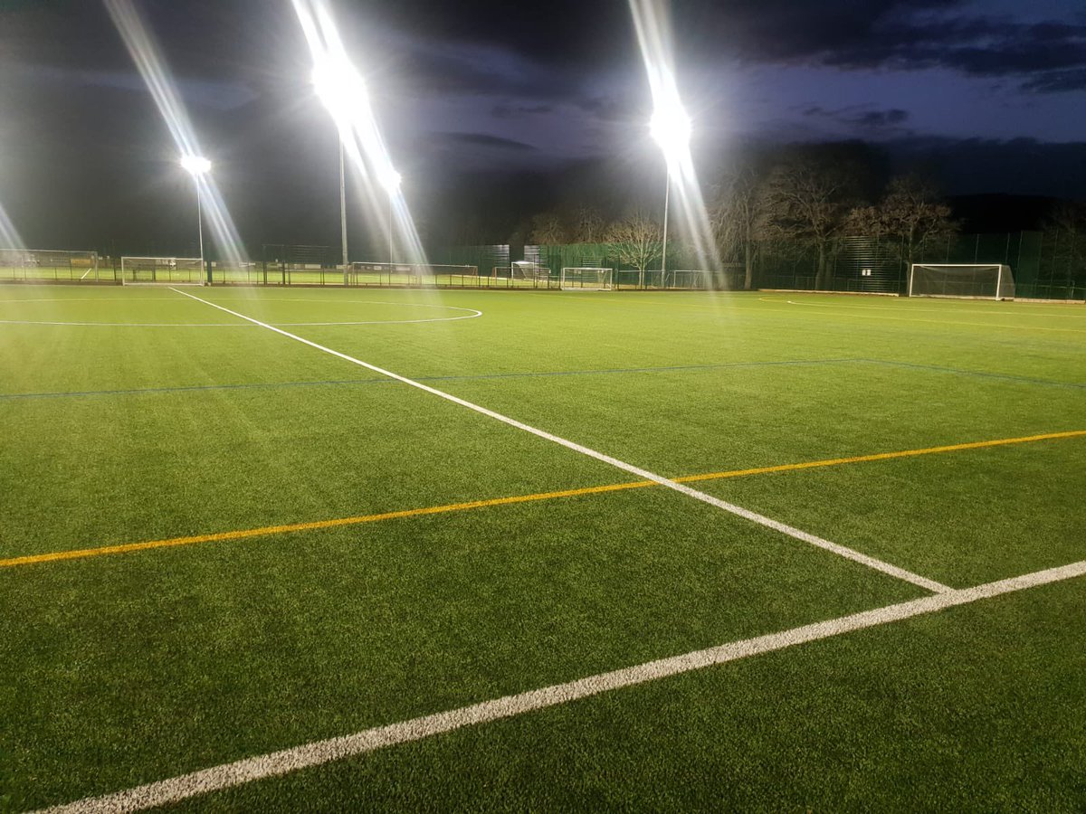 Floodlights shining in the north this evening for a Football Fest in Alness between Seaforth and St Duthus. 
This is Highland Walking Football in ascendance as tonight’s momentous attendance demonstrates: 22 players and reams of goals.⚽️
#walkingfootball
<a href="/ScotFANorth/">North</a>