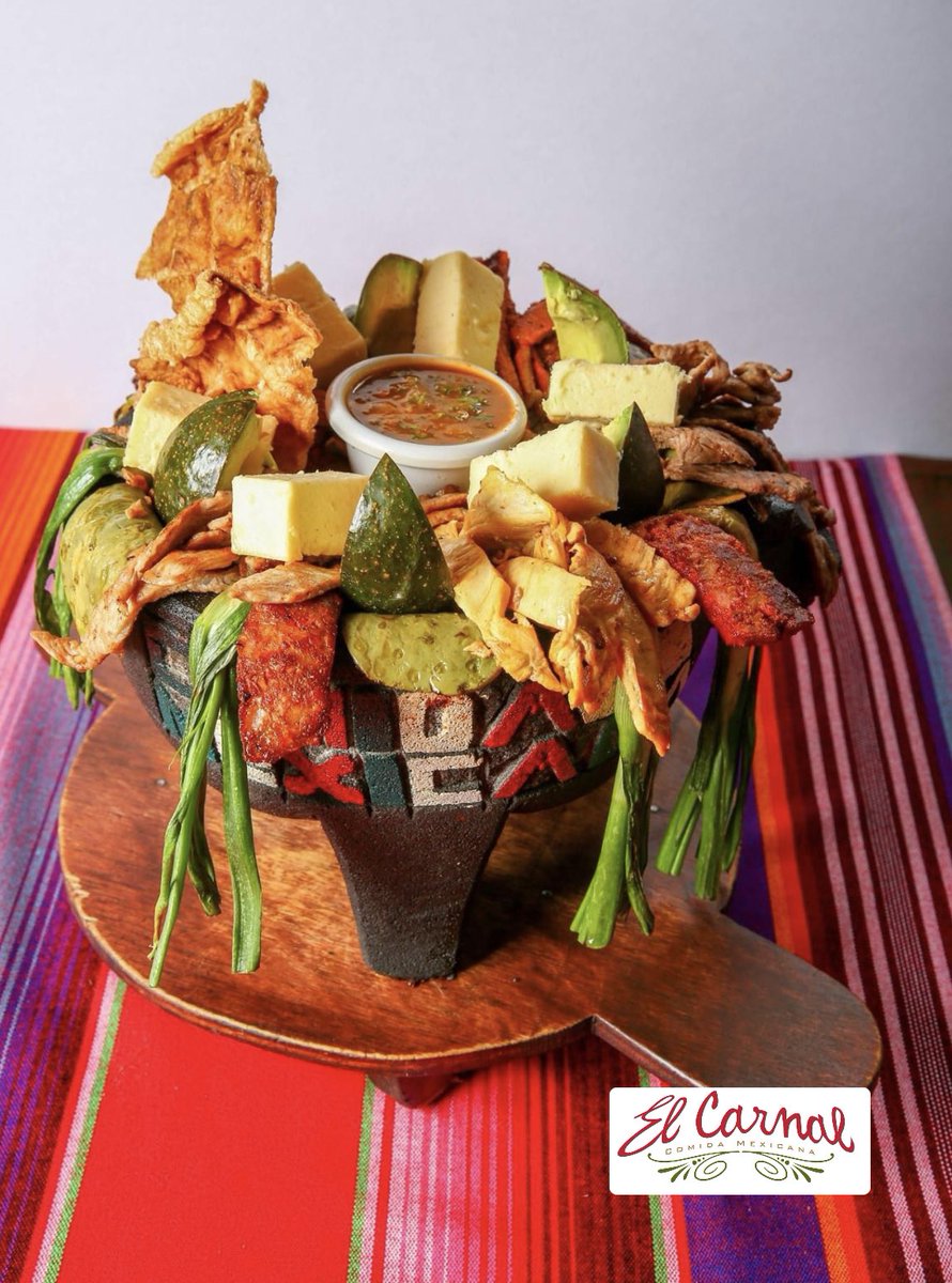ElCarnalMx's tweet photo. El Carnal somos un restaurante que desde hace 35 años sirve comida mexicana. Nuestra especialidad es la carne.
Carne 100% mexicana y libre de clembuterol. Los cortes son madurados por 21 días, por eso el sabor y suavidad de nuestra carne es única. https://t.co/c7TYTV82cF