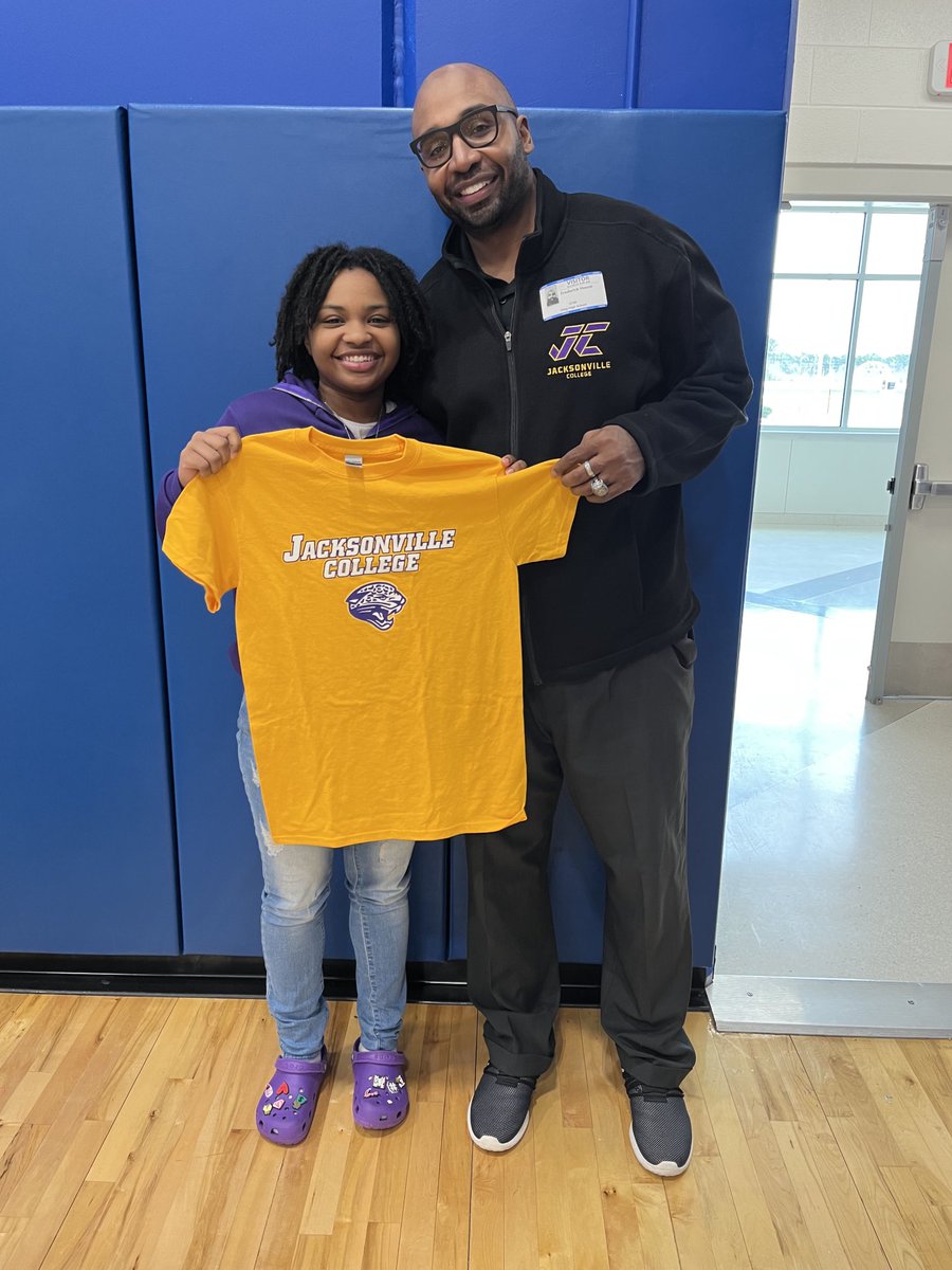 So@proud of ⁦@TiYeDavis2023⁩ for her commitment to Jacksonville Junior College . They are getting a gem of a kid. So proud of her. Panthers will be represented at the next level ⁦<a href="/CoachFitz85/">Derek Fitzhenry</a>⁩ ⁦@KHSPanthers⁩ ⁦<a href="/vypehouston/">VYPE Houston</a>⁩ ⁦<a href="/CoachB_Sibley/">Coach Bobby Sibley</a>⁩