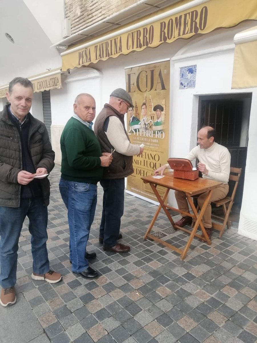 Currista (@soycurrista) on Twitter photo Taquillas tradicionales.
<a href="/ECIJA/">ECIJA</a> día de Andalucía
<a href="/Cayetano_Rivera/">Cayetano</a>
<a href="/InfoDanielLuque/">Daniel Luque</a>
<a href="/prensamadelgado/">Prensa M.A.DELGADO</a>
#peñataurinacurroromero Taquillas tradicionales.
<a href="/ECIJA/">ECIJA</a> día de Andalucía
<a href="/Cayetano_Rivera/">Cayetano</a>
<a href="/InfoDanielLuque/">Daniel Luque</a>
<a href="/prensamadelgado/">Prensa M.A.DELGADO</a>
#peñataurinacurroromero