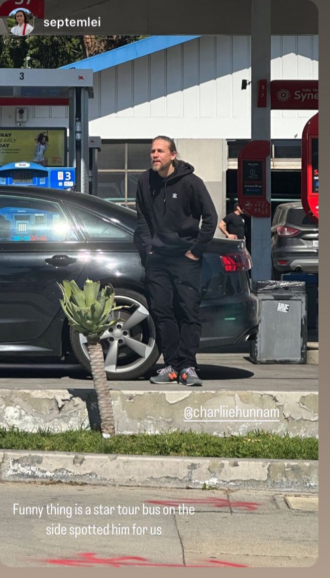 Charlie Hunnam tweet media