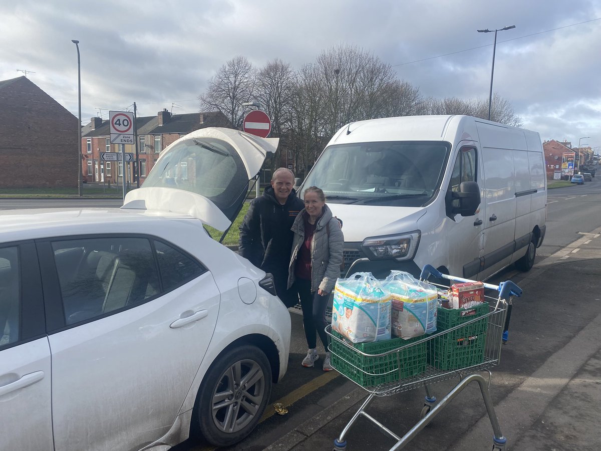 MexboroFoodbank's tweet photo. 117 parcels - Mex/Conis/Denaby in Feb so far @FoodAWARE @MyDoncaster @StLegerHomes @CABDoncaster 

Fab to see Hannah @WellDoncaster!

Big thks @Donc_Comm_South 4 help 
#doncasterisgreat @DoncasterDamian
Pls donate! @LidlGB @nbrly  
👇
https://t.co/OHdHcvojlr

#CostOfLivingCrisis https://t.co/eAmVf5ZXTK