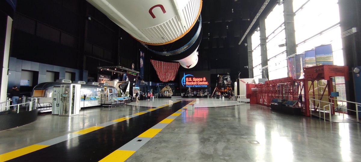 Ebunayo's tweet photo. Right now at @RocketCenterUSA at Alabama, Huntsville on the journey through #PAYLP All Stars @GlobalTiesAL @ECAatState @MeridianIntl @USinNigeria @USinNigeria @SaturnV_HSV https://t.co/q5qHvFaLi4