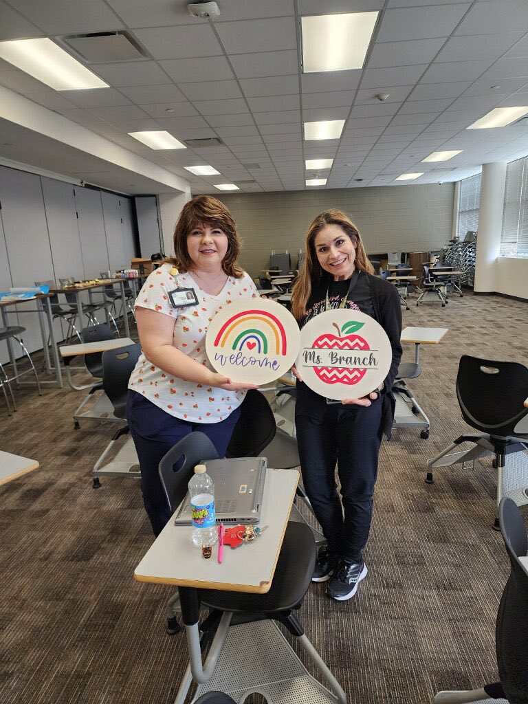 mrs_romanelli's tweet photo. How fun was THIS session led by our creative counselors?!? @CypressParkHS #ThisIsPD #RiseUp https://t.co/UbIIPIS8Ke
