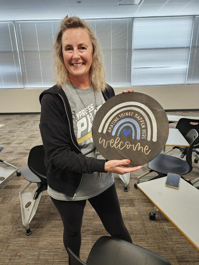 mrs_romanelli's tweet photo. How fun was THIS session led by our creative counselors?!? @CypressParkHS #ThisIsPD #RiseUp https://t.co/UbIIPIS8Ke