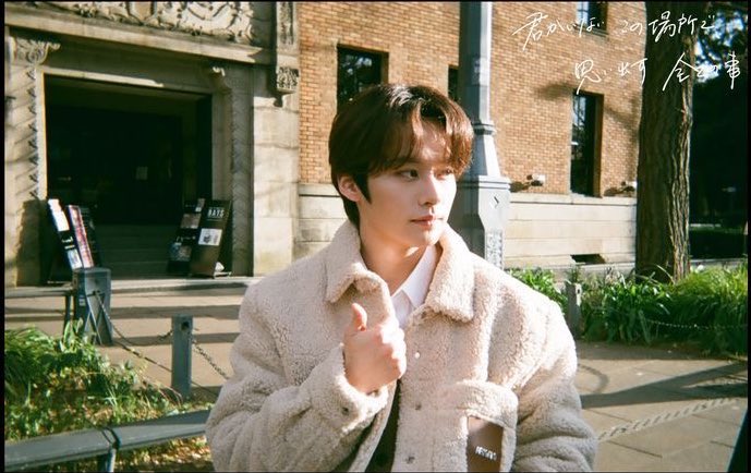 .

                 -ˏˋ⋆ LEE MiNHO ⋆ˊˎ-

               ..⃗. notleebit.carrd.co  ☾☼
          ↳ pro dancer &amp; model au
          ↳ local cat boy | dark themes
          ↳ he/him | bisexual | multi 
ㅤ
                    ♡ | ↻ — MDNI

.